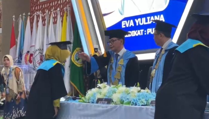 Bupati Probolinggo Apresiasi Dua Wisudawan Hafshawaty Peraih IPK 4,0