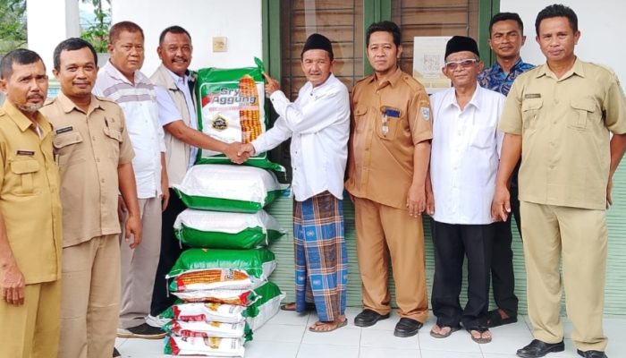 Petani Senang Terima Bantuan 15 Ton Benih Jagung Gratisan