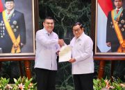 DKI Jakarta HUT ke-499, Wamen Ossy Serahkan 499 Sertipikat ke Gubernur Pramono Anung